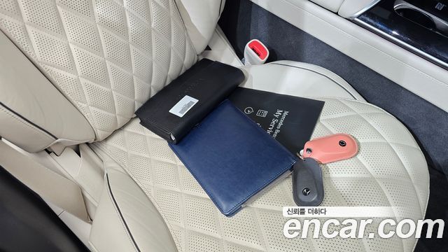 Mercedes-Benz S-Class 2022 — photo 22