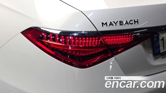 Mercedes-Benz S-Class 2022 — photo 9