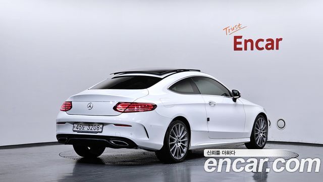 Mercedes-Benz C-Class 2019 — photo 2