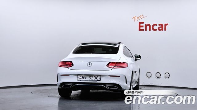 Mercedes-Benz C-Class 2019 — photo 4