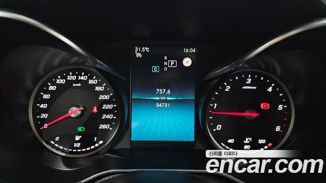 Mercedes-Benz C-Class 2019 — photo 11