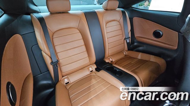 Mercedes-Benz C-Class 2019 — photo 17