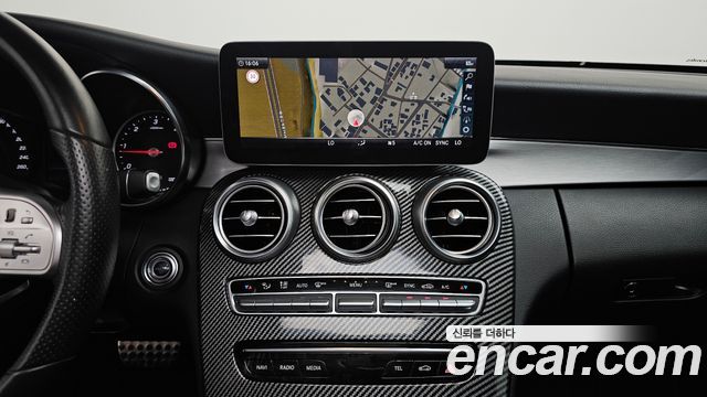 Mercedes-Benz C-Class 2019 — photo 18