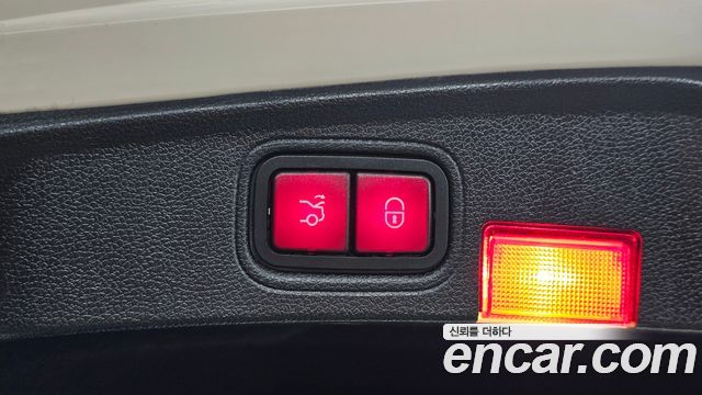 Mercedes-Benz C-Class 2019 — photo 23