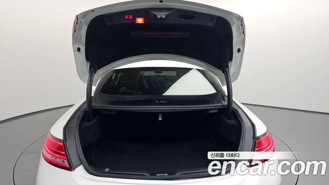 Mercedes-Benz C-Class 2019 — photo 24