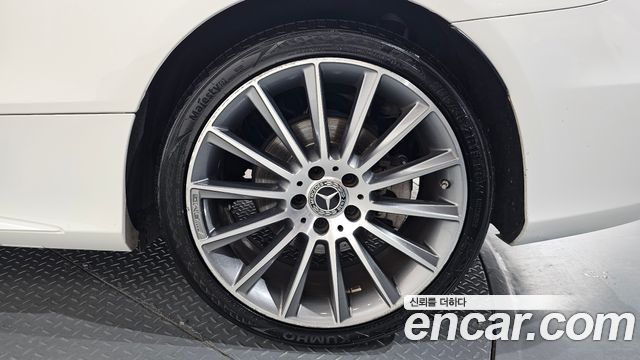 Mercedes-Benz C-Class 2019 — photo 7
