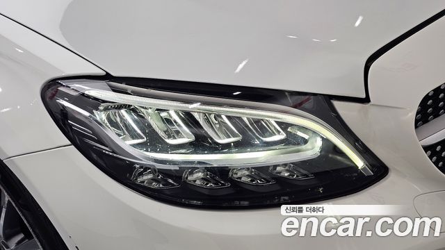 Mercedes-Benz C-Class 2019 — photo 8