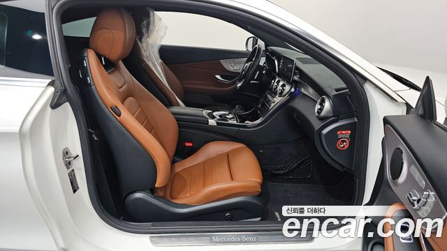 Mercedes-Benz C-Class 2019 — photo 16