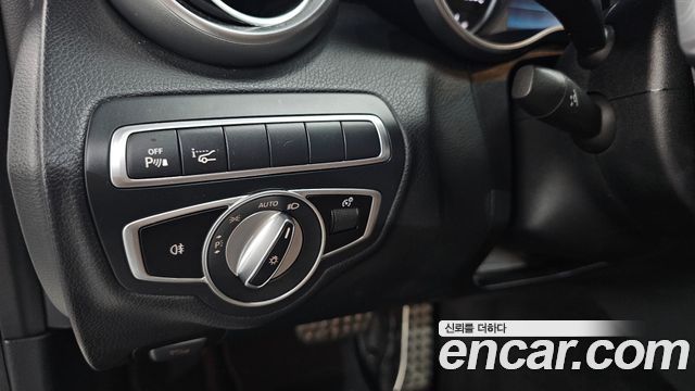 Mercedes-Benz C-Class 2019 — photo 28