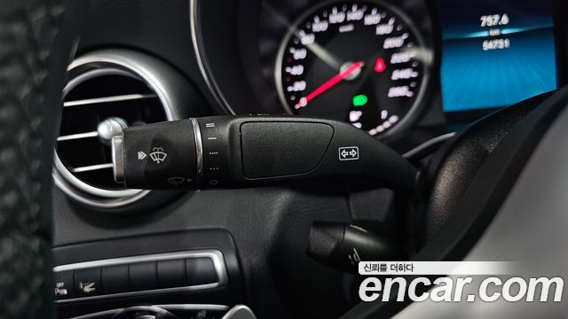 Mercedes-Benz C-Class 2019 — photo 29