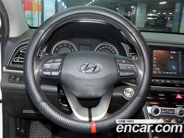 Hyundai AVANTE 2020 — photo 8