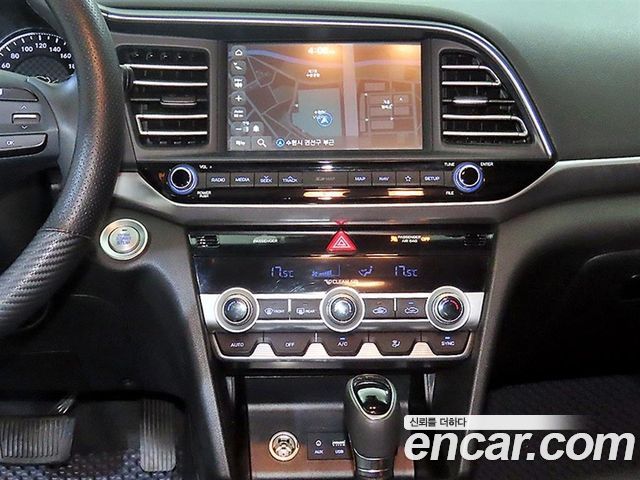 Hyundai AVANTE 2020 — photo 11
