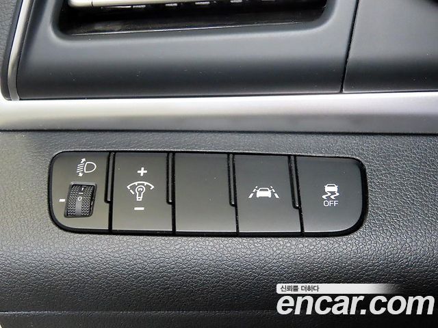 Hyundai AVANTE 2020 — photo 14