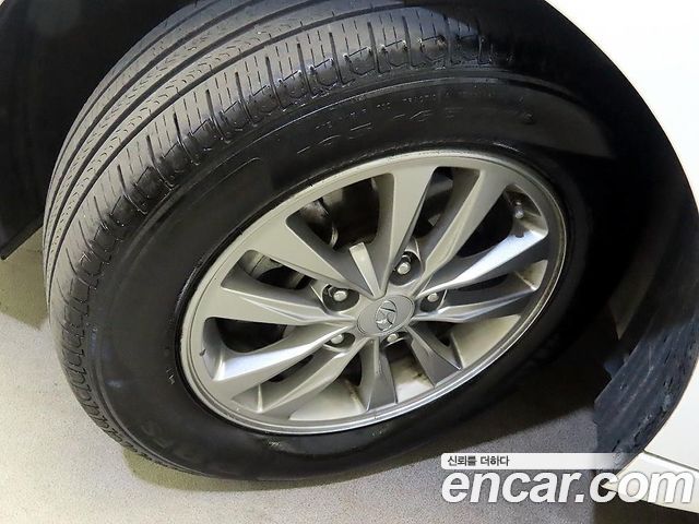 Hyundai AVANTE 2020 — photo 19