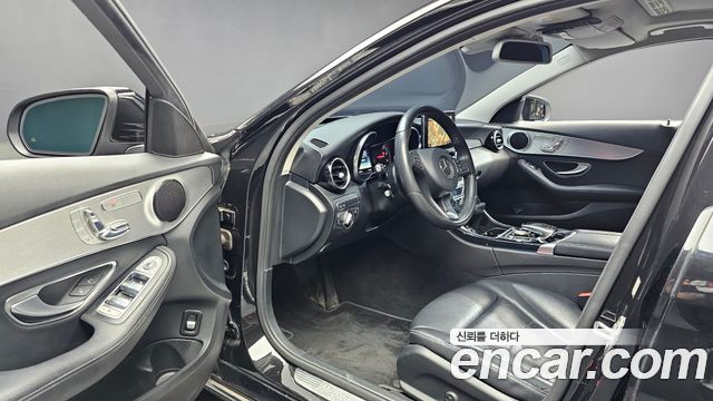 Mercedes-Benz C-Class 2017 — photo 10