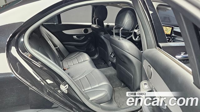 Mercedes-Benz C-Class 2017 — photo 12