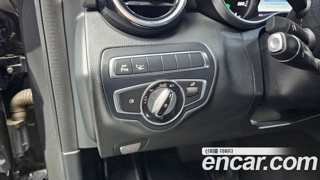 Mercedes-Benz C-Class 2017 — photo 19