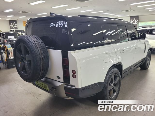 Land Rover Defender 2023 — photo 2
