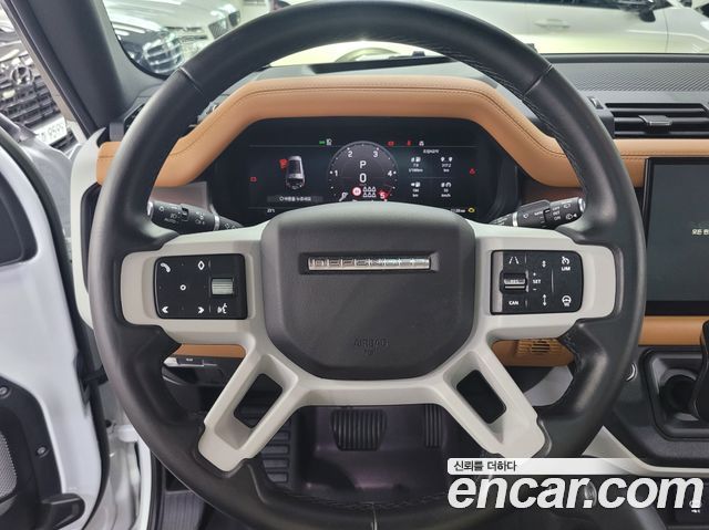 Land Rover Defender 2023 — photo 4