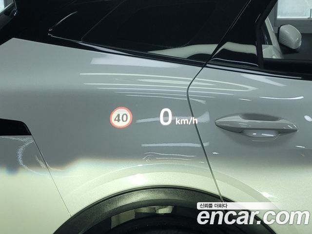 Land Rover Defender 2023 — photo 6