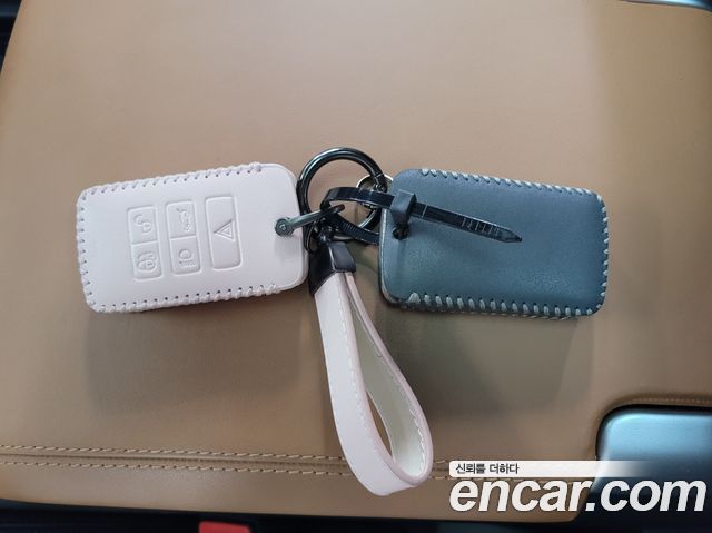 Land Rover Defender 2023 — photo 10