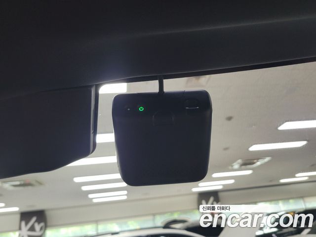 Land Rover Defender 2023 — photo 12