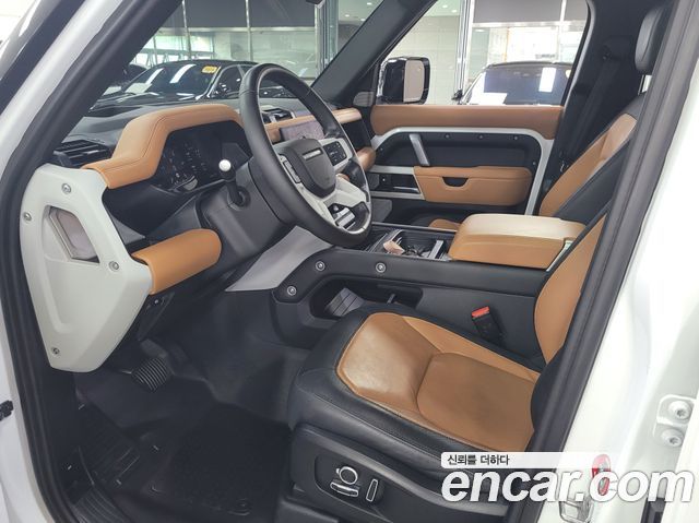 Land Rover Defender 2023 — photo 15