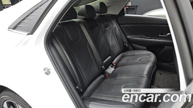 Hyundai AVANTE 2022 — photo 11