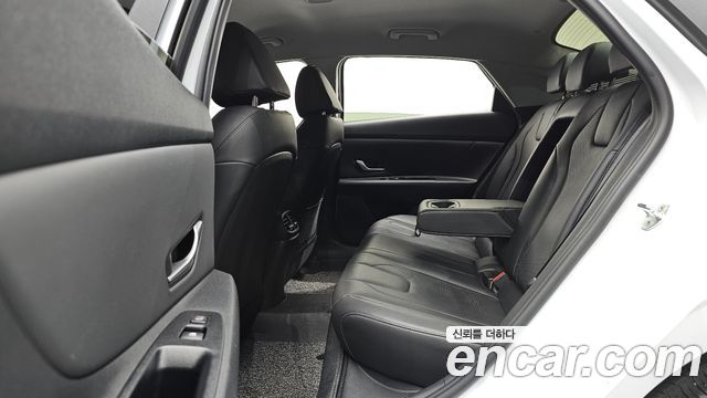 Hyundai AVANTE 2022 — photo 12