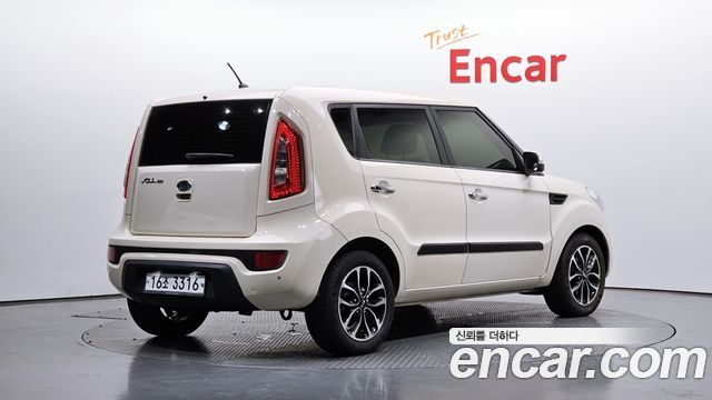 Kia Soul 2012 — photo 2