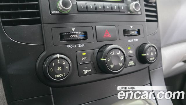 Kia Canival 2009 — photo 17