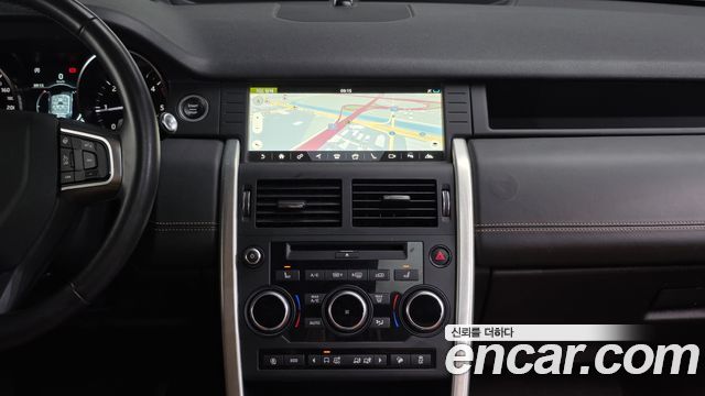 Land Rover Discovery Sport 2019 — photo 12