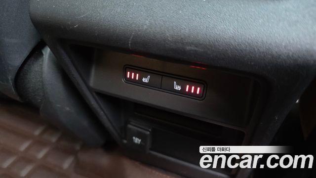 Land Rover Discovery Sport 2019 — photo 18