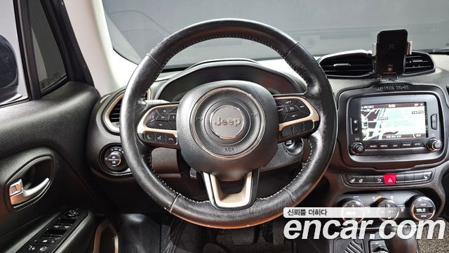 Jeep Renegade 2017 — photo 12