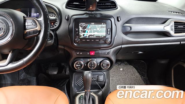 Jeep Renegade 2017 — photo 13