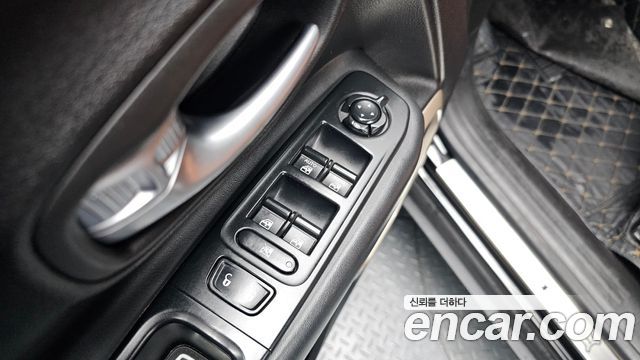Jeep Renegade 2017 — photo 18