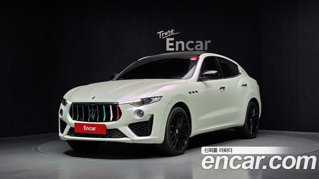 Maserati Levante 2017 — photo 1