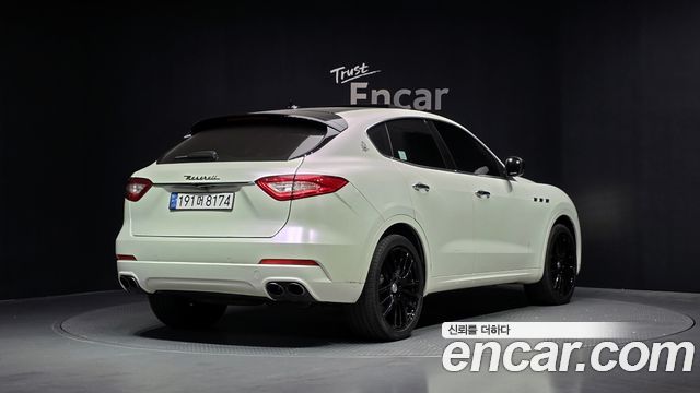 Maserati Levante 2017 — photo 2