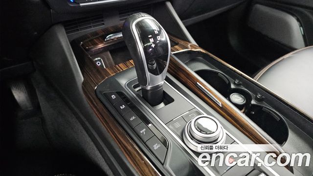 Maserati Levante 2017 — photo 9