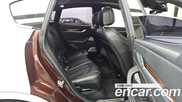 Maserati Levante 2017 — photo 12