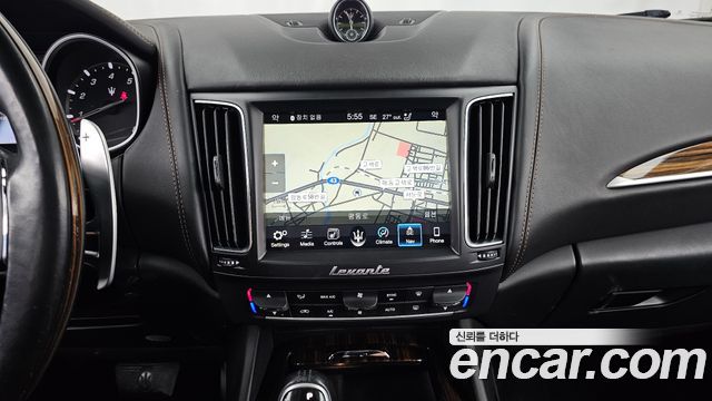 Maserati Levante 2017 — photo 14