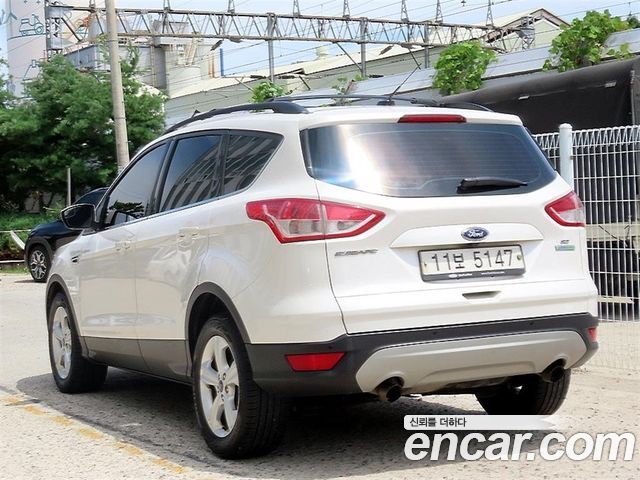 Ford Escape 2015 — photo 3