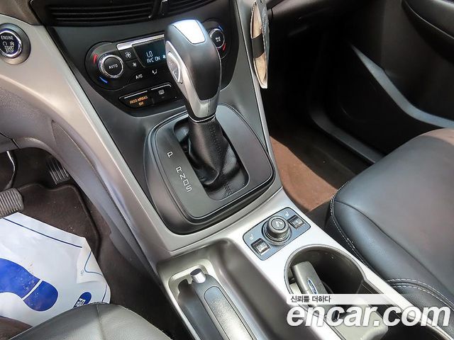 Ford Escape 2015 — photo 10