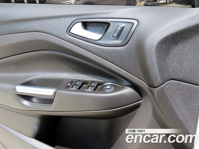 Ford Escape 2015 — photo 11
