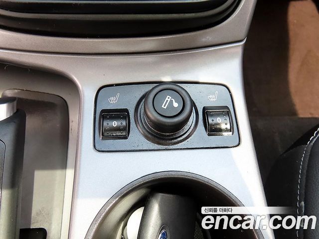 Ford Escape 2015 — photo 12