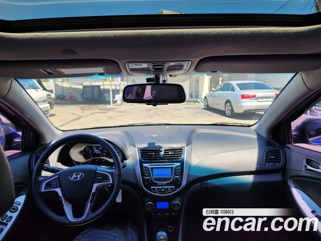 Hyundai Accent 2012 — photo 7