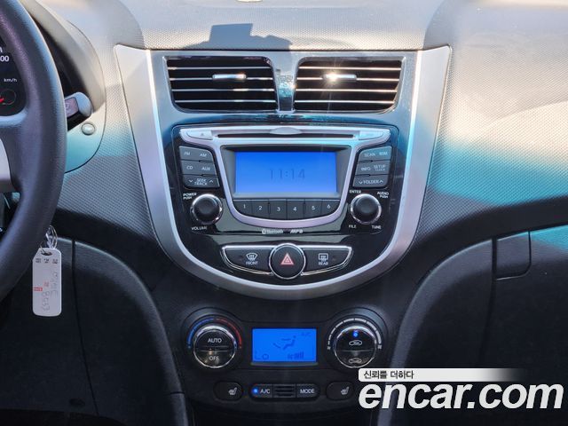 Hyundai Accent 2012 — photo 9