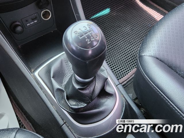 Hyundai Accent 2012 — photo 10