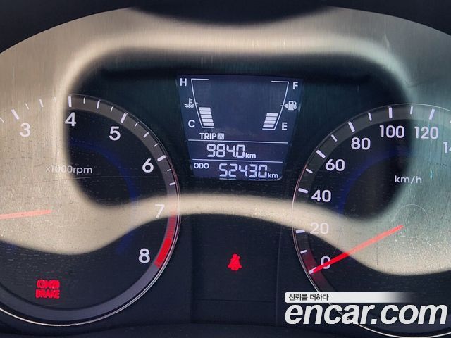 Hyundai Accent 2012 — photo 12