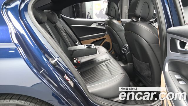 Genesis G70 2019 — photo 17